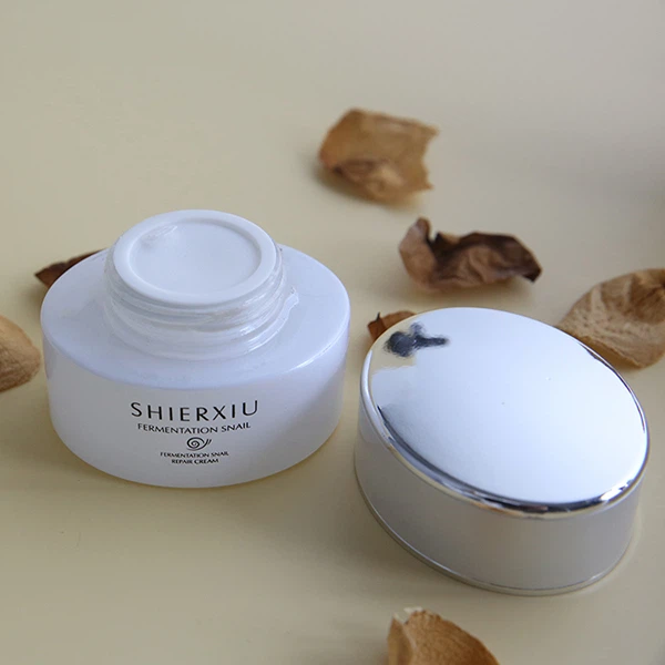 empty containers for lotions and creams